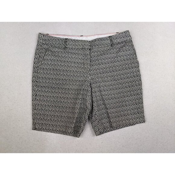 KENAR WOMEN'S BLACK & IVORY PRINT FLAT FRONT BERMUDA SHORTS SIZE 10 - 8" INSEAM - Picture 1 of 10